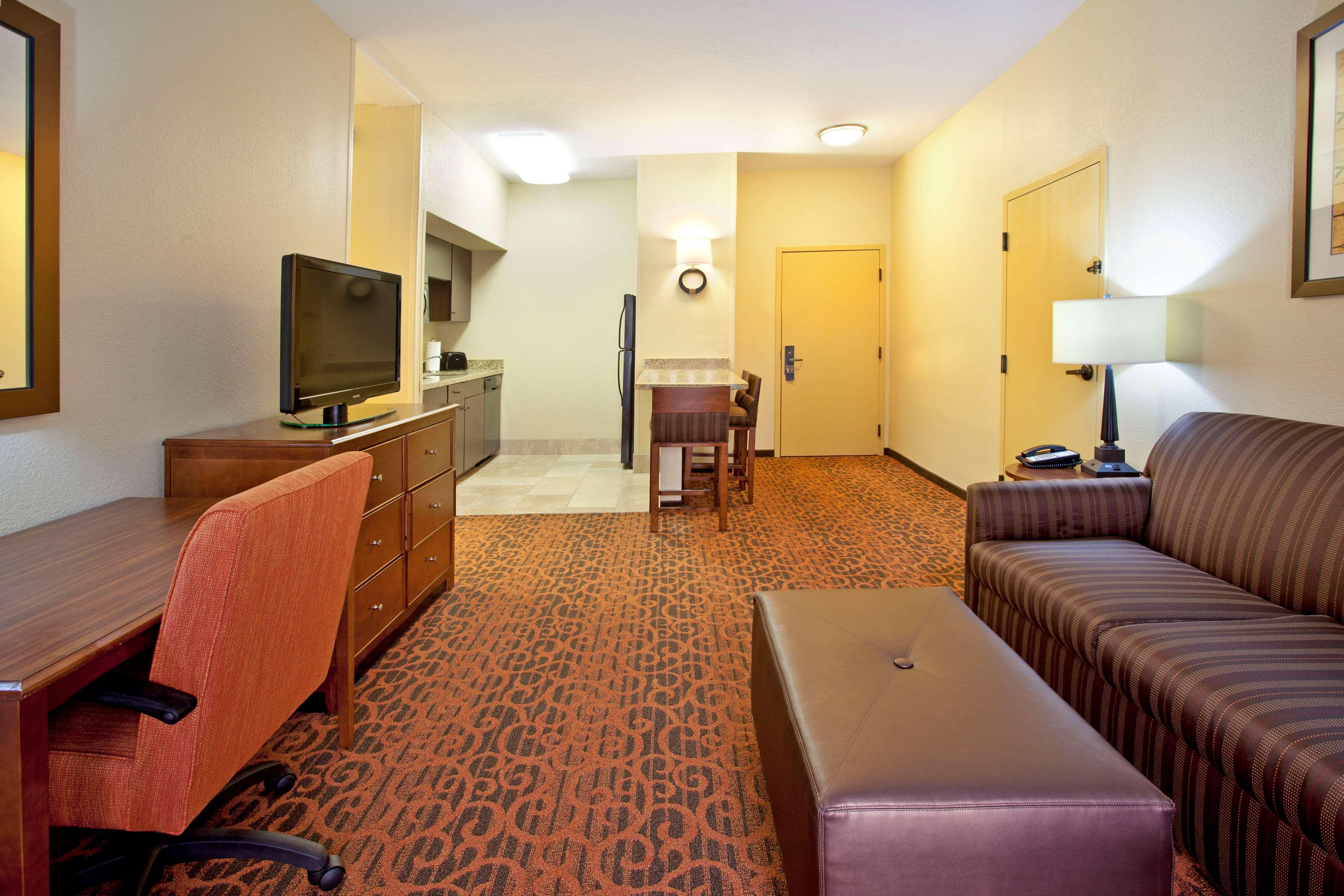 Hampton Inn & Suites El Paso-Airport Exterior photo